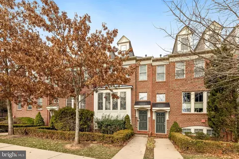 3535 S Four Mile Run Dr, Arlington, VA 22206
