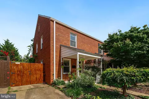 313 S Wayne St, Arlington, VA 22204