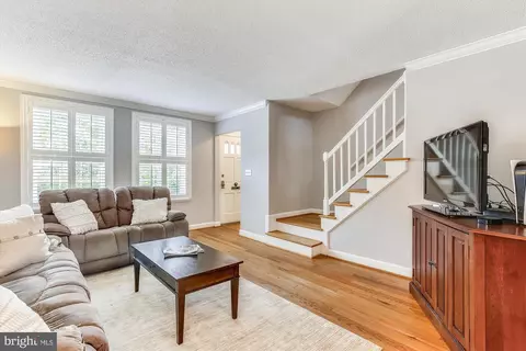 3088 S Abingdon St, Arlington, VA 22206