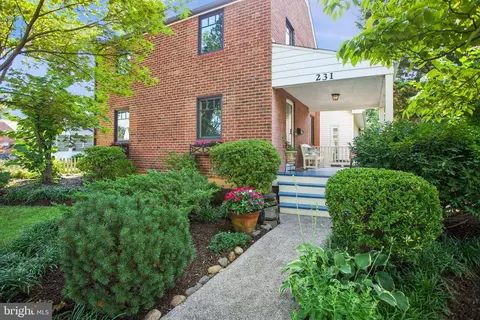 231 N Abingdon St, Arlington, VA 22203