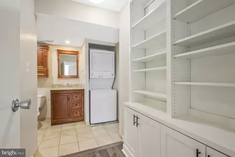 1401 N Rhodes St #203, Arlington, VA 22209