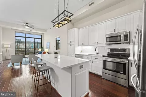 2720 S Arlington Mill Dr #409, Arlington, VA 22206