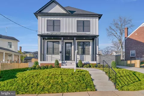 410 N Granada St, Arlington, VA 22203