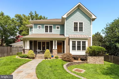 4815 15th St N, Arlington, VA 22205