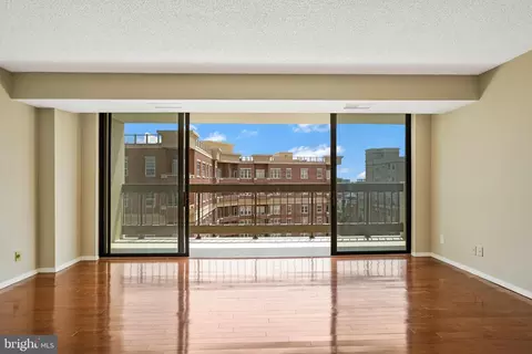 3800 Fairfax Dr #810, Arlington, VA 22203