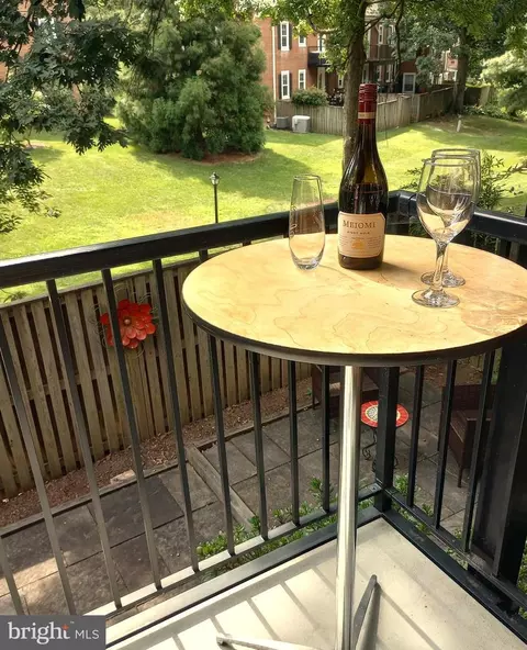 2918 S Buchanan St #A2, Arlington, VA 22206
