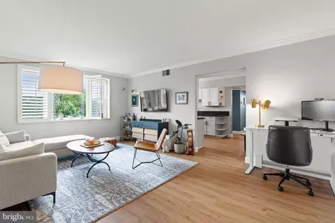 4225 N Henderson Rd #301, Arlington, VA 22203