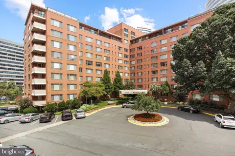1121 Arlington Blvd #1008, Arlington, VA 22209