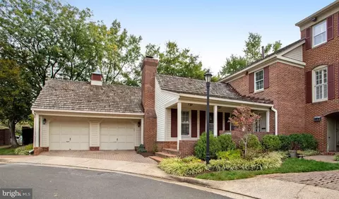 2644 N Glebe Rd, Arlington, VA 22207