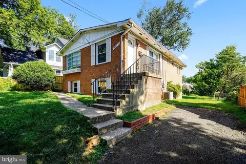 5935 Washington Blvd, Arlington, VA 22205