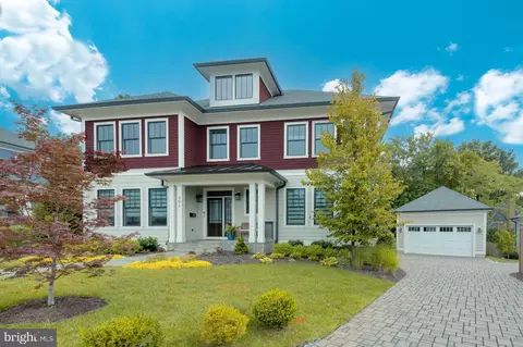 492 N Abingdon St, Arlington, VA 22203