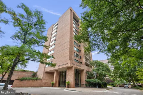 1805 Crystal Dr #304S, Arlington, VA 22202