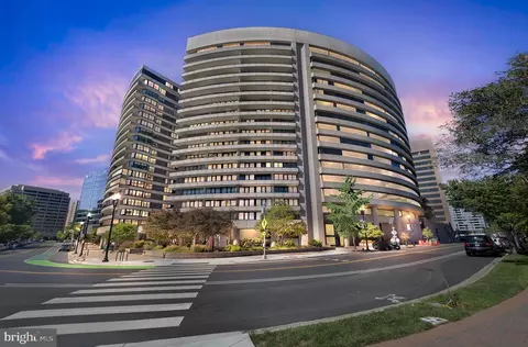 1200 Crystal Dr #1312, Arlington, VA 22202