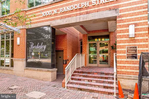 1000 N Randolph St N #802, Arlington, VA 22201
