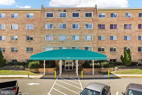 5111 8th Rd S #112, Arlington, VA 22204