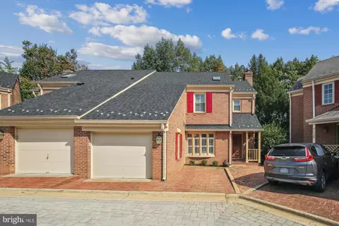 1737 N Wakefield St, Arlington, VA 22207