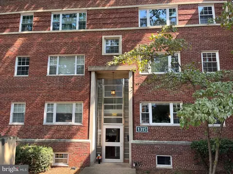 1315 N Ode St #725, Arlington, VA 22209