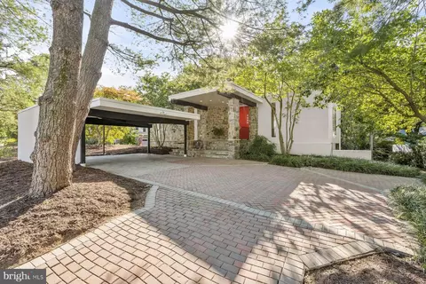 5600 Yorktown Blvd, Arlington, VA 22207