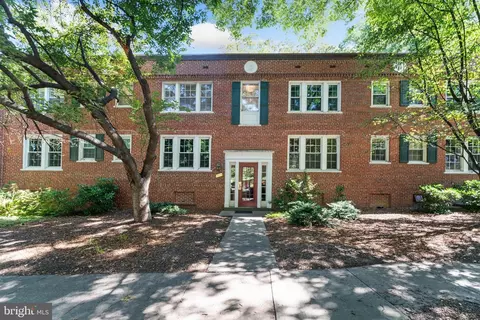 1909 N Rhodes St #27, Arlington, VA 22201