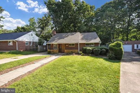 11 S Edison St, Arlington, VA 22204
