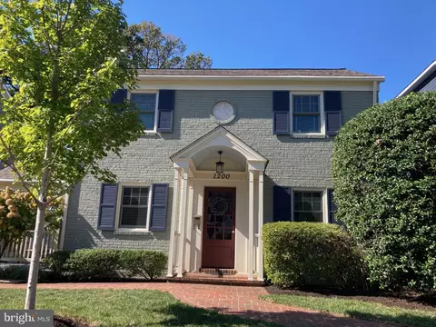 1200 N Harrison St, Arlington, VA 22205