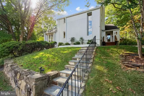 22 N Greenbrier St, Arlington, VA 22203
