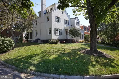 2513 N Quantico St, Arlington, VA 22207