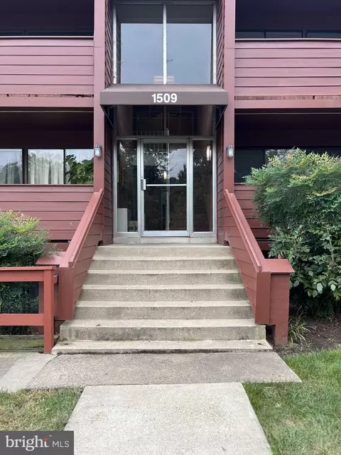 1509 S George Mason Dr #23, Arlington, VA 22204