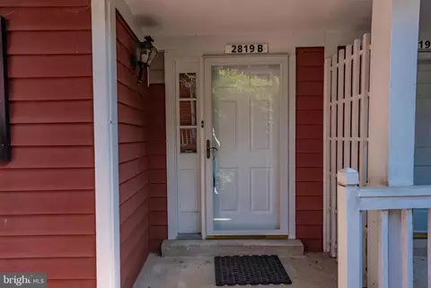 2819 S Woodrow St #B, Arlington, VA 22206