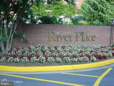1021 Arlington Blvd #233, Arlington, VA 22209