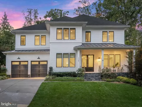 3162 Pollard St N, Arlington, VA 22207