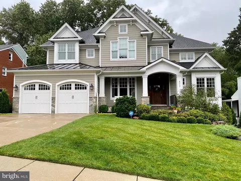 4012 N Woodstock St N, Arlington, VA 22207