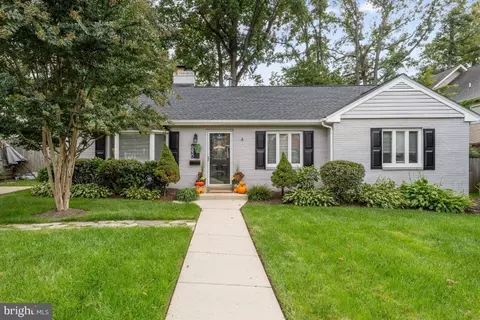 6830 Williamsburg Blvd, Arlington, VA 22213