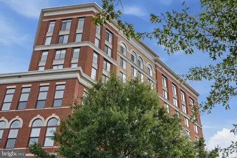 1220 N Fillmore St #605, Arlington, VA 22201