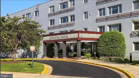 3601 5th St S #402, Arlington, VA 22204