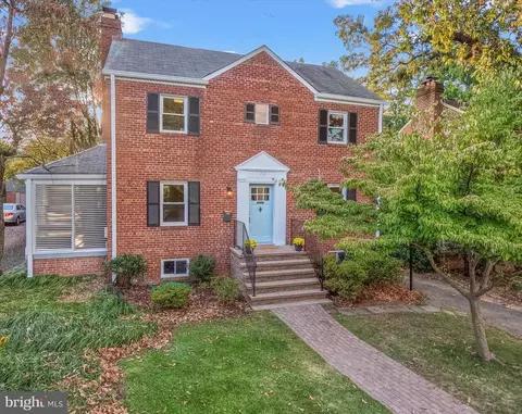 716 S Wayne St, Arlington, VA 22204