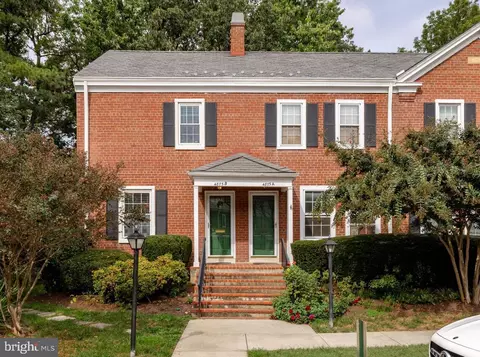 4875 28th St S #B, Arlington, VA 22206