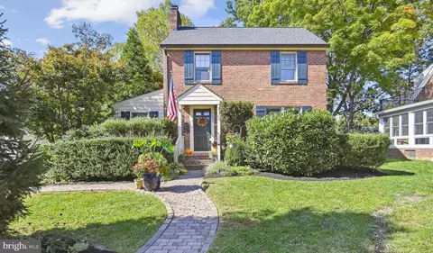1406 N Illinois St, Arlington, VA 22205