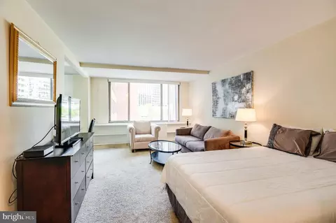 1121 Arlington Blvd #624, Arlington, VA 22209