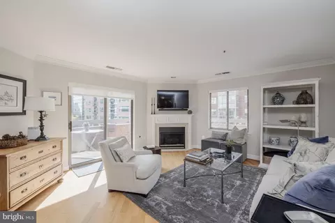 1050 N Stuart St N #418, Arlington, VA 22201