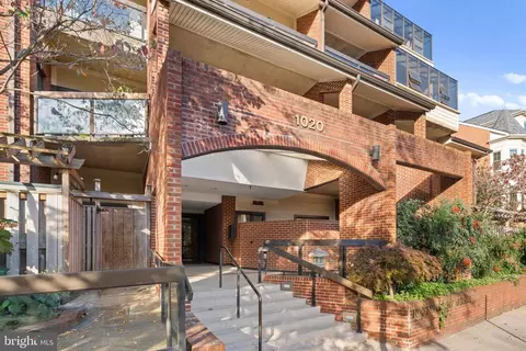 1020 N Stafford St N #410, Arlington, VA 22201