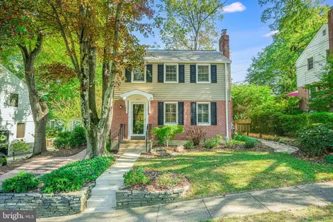 875 N Lebanon St, Arlington, VA 22205