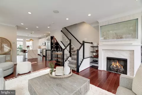 804 N Wakefield St, Arlington, VA 22203