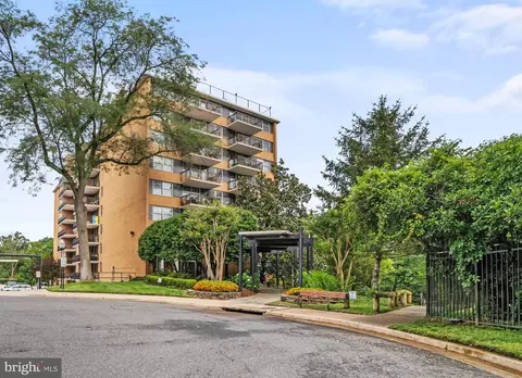 2030 N Adams St #1211, Arlington, VA 22201