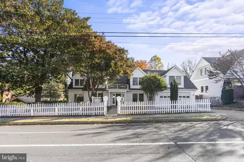 2927 John Marshall Dr, Arlington, VA 22207