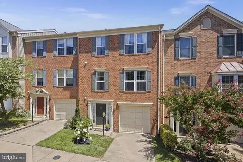 2005 N Buchanan Ct, Arlington, VA 22207