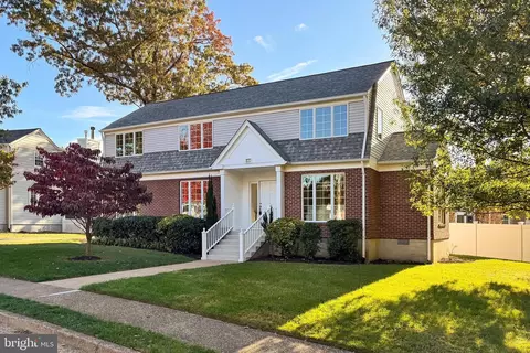 115 N Wakefield St, Arlington, VA 22203