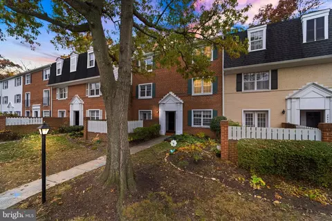 2844 S Wakefield St #C, Arlington, VA 22206