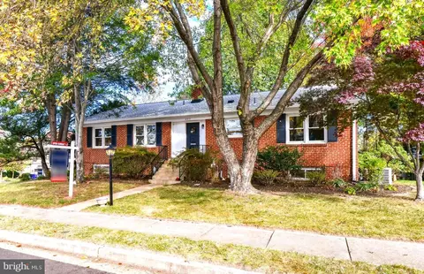 4911 35th Rd N, Arlington, VA 22207