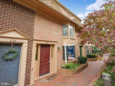 637 N Tazewell St N, Arlington, VA 22203